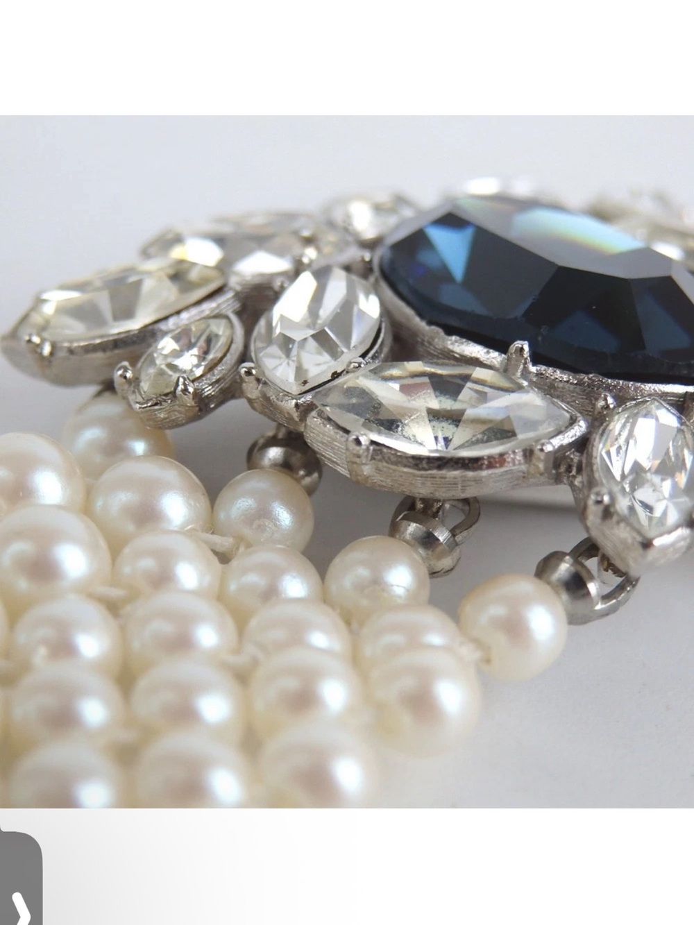GIVENCHY Vintage Pearl Choker w/ Center Gem in original box EUC - Picture 7 of 11
